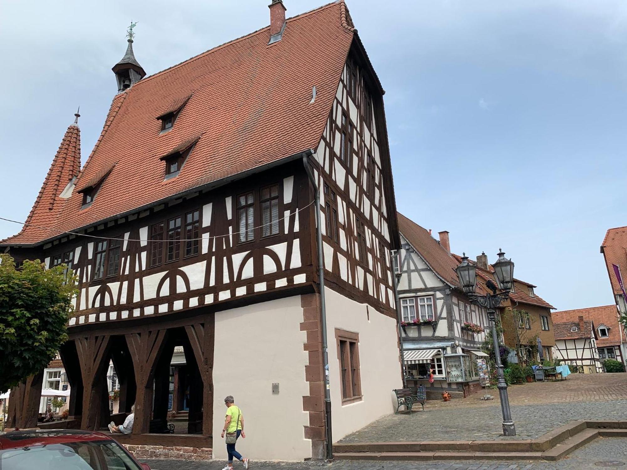 Apartment Am Historischen Rathaus Michelstadt Extérieur photo